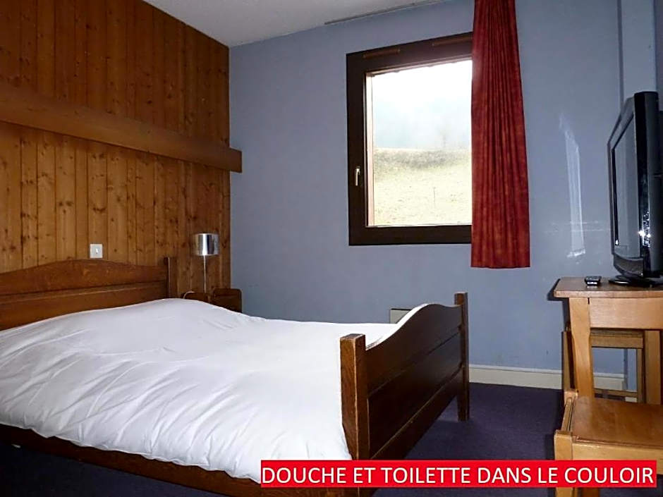 Triple Room with Shared Bathroom — 4 fotoğraftan 1. fotoğraf