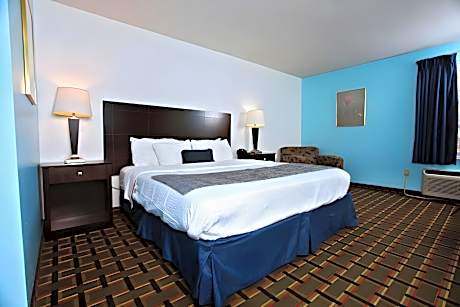 1 King Bed Accessible Smoking