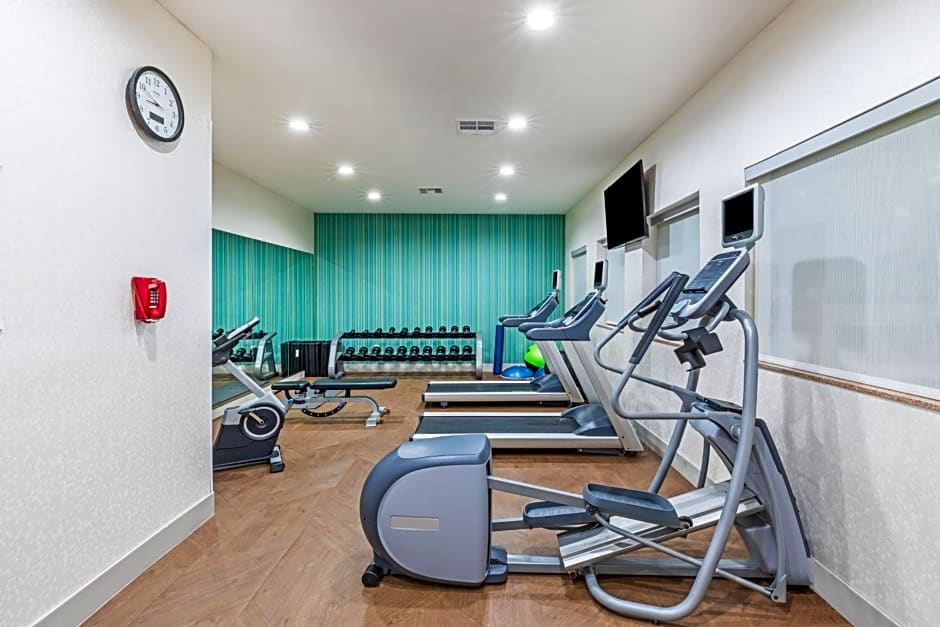 Holiday Inn Express Hotel & Suites Pryor By IHG