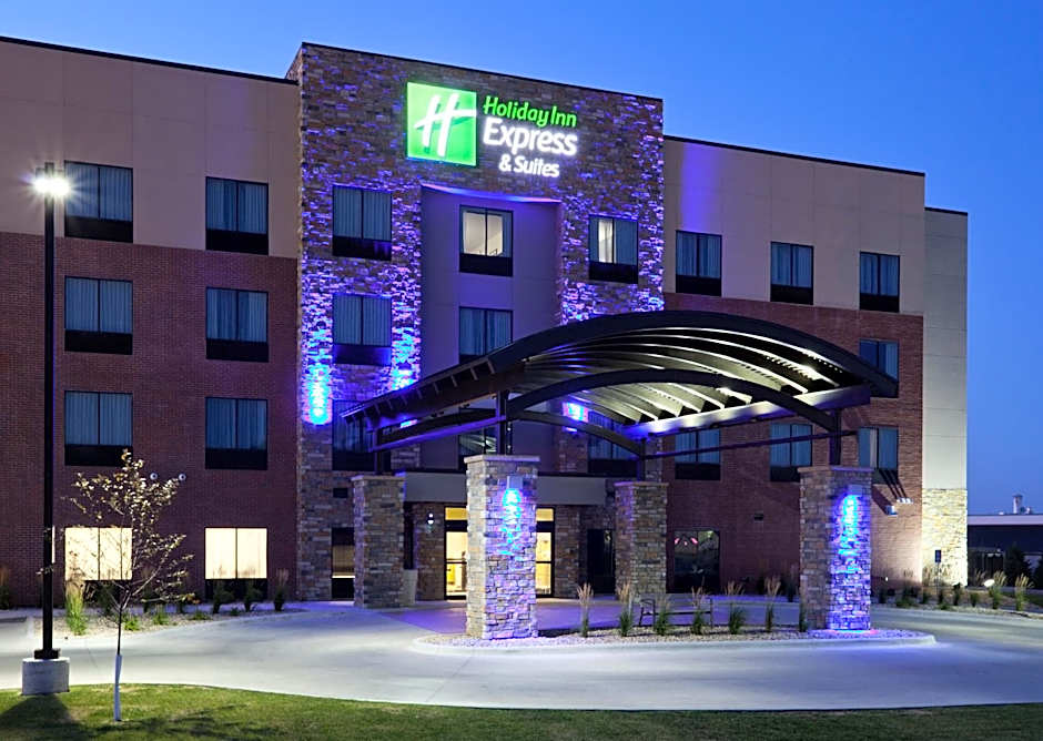 Holiday Inn Express Hotel and Suites Fort Dodge By IHG