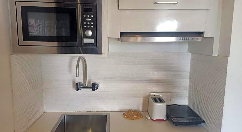 Rockland Hotel C R Park