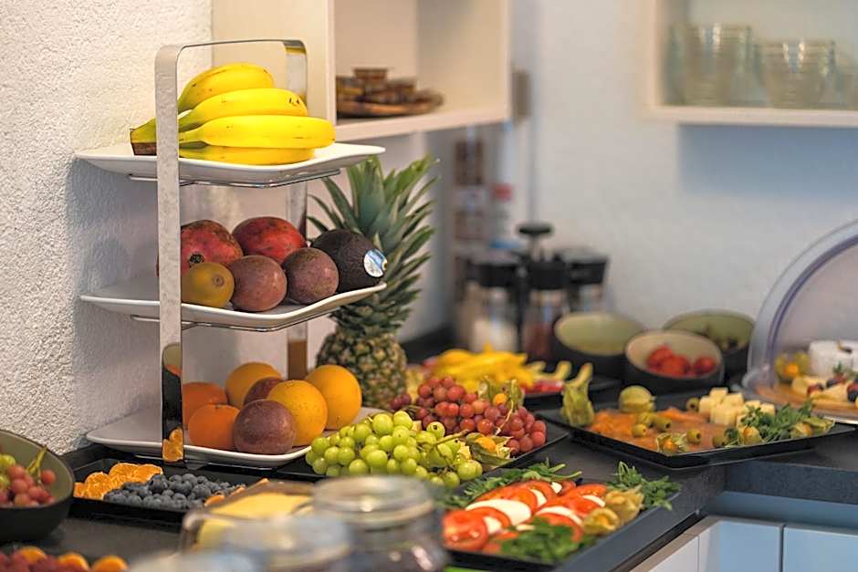 B&B Outlet Hotel - Metzingen - Bad Urach - Free Parking