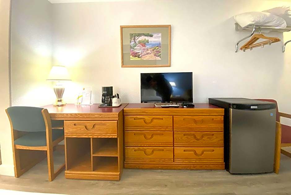 Super 8 by Wyndham Sicamous