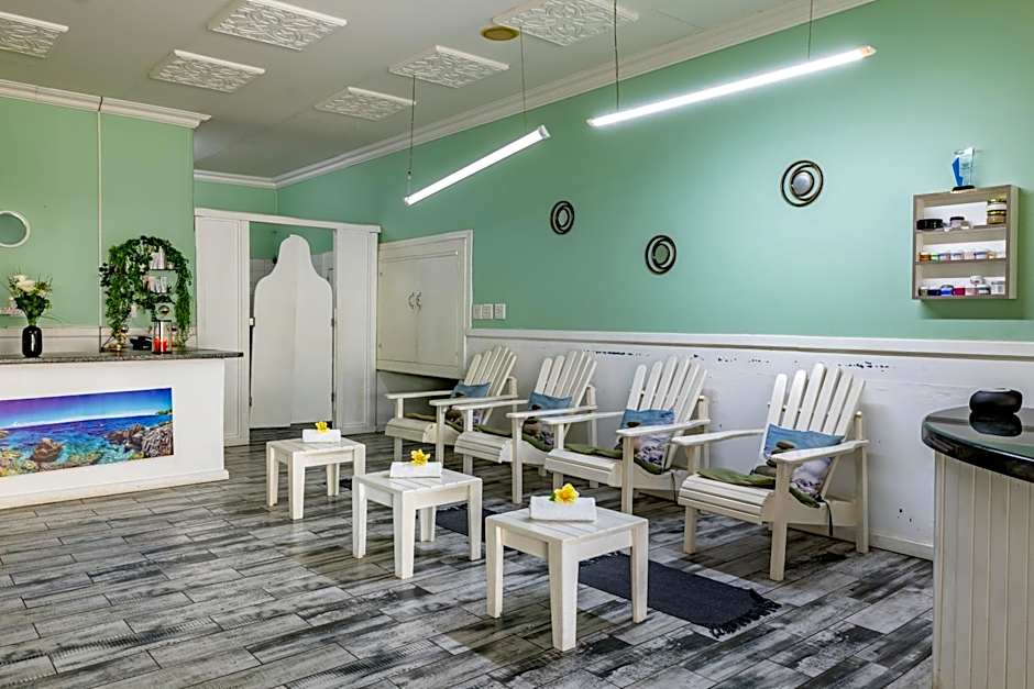 Hotel Numbi and Garden Suites