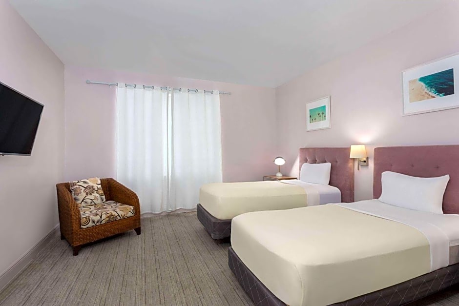 Foto 1 dari 4 — Twin Room - Non-Smoking