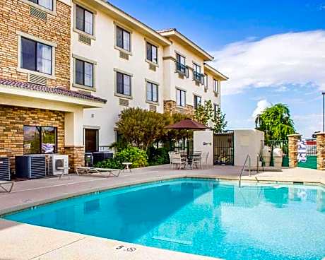 Comfort Inn & Suites Yuma I-8