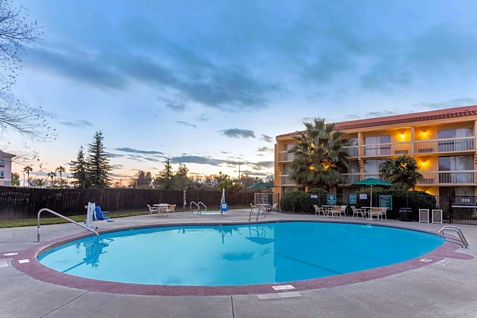 La Quinta by Wyndham Redding