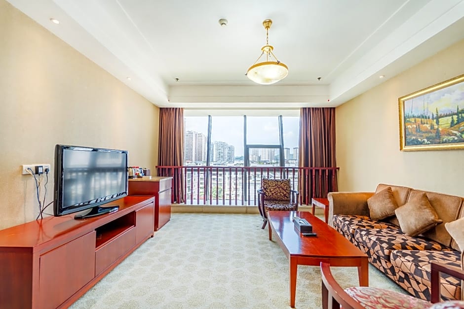 Ramada Plaza by Wyndham Chongqing West