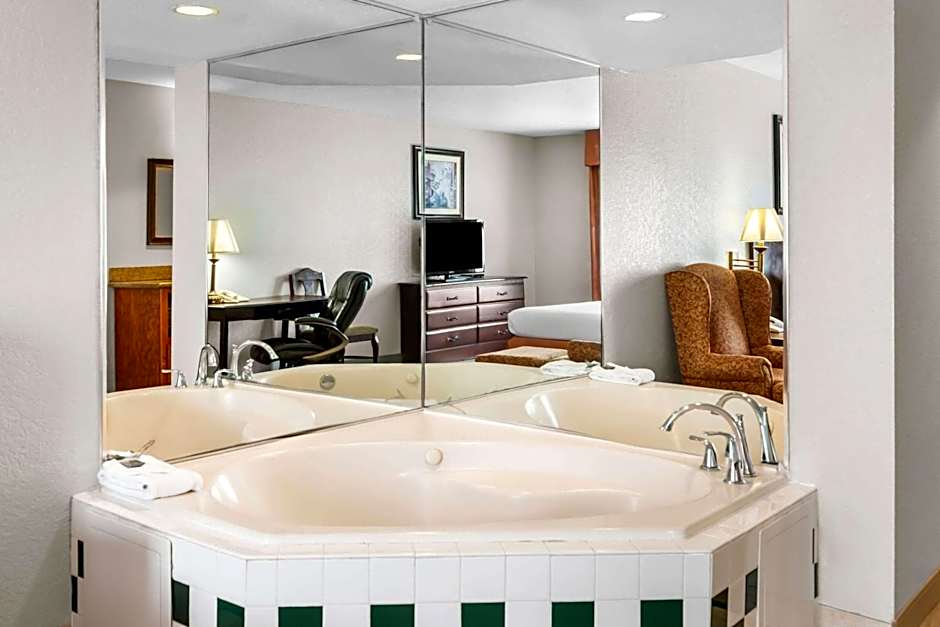 Country Inn & Suites by Radisson, Hot Springs, AR