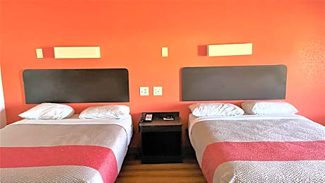 Queen Room with Two Queen Beds - Disability Access - Non-Smoking