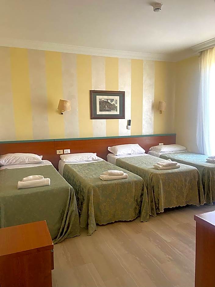 Hotel Center 1