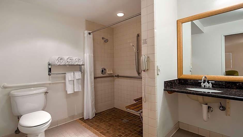 Best Western Plus Humboldt Bay Inn