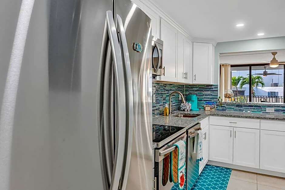 2BR in Key largo w pool and sunset views