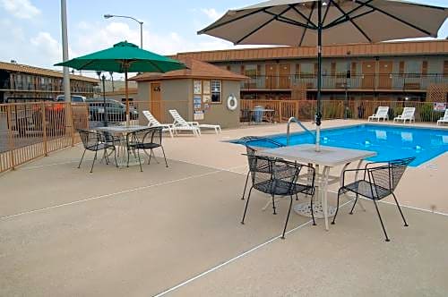 Executive Inn and Suites Springdale