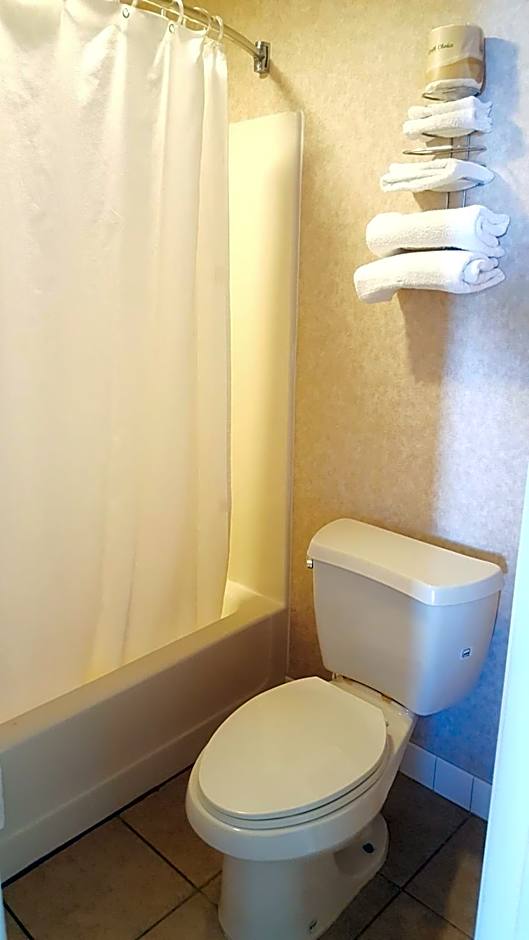 Atrium Inn & Suites