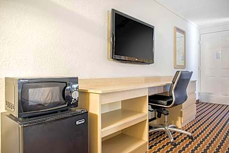 Accessible King Bed