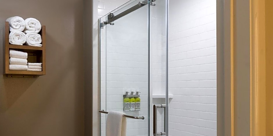 STAYBRIDGE SUITES HOUSTON EAST - BAYTOWN By IHG