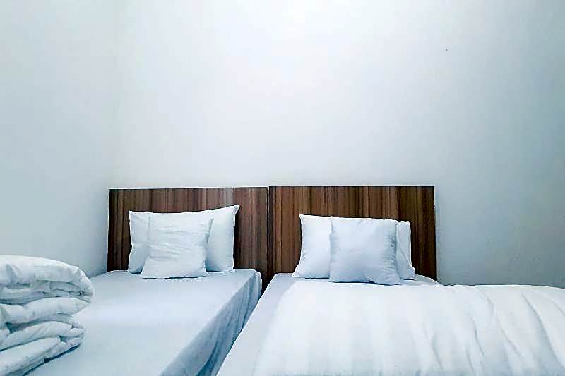 Urbanview Hotel Sabar Residence CSB Mall