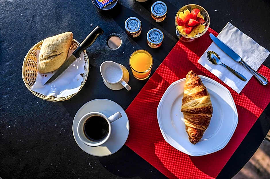 Logis Hotel La Bellaudiere