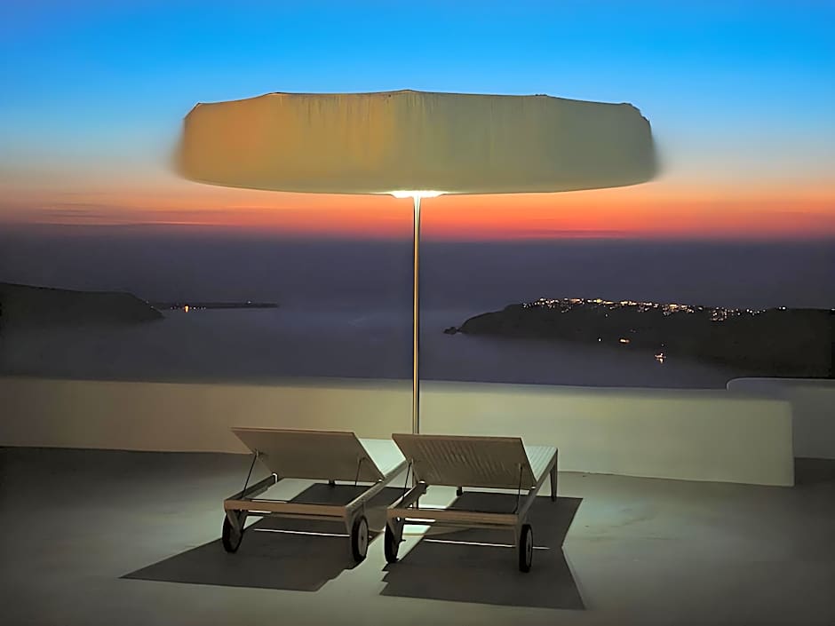 White Santorini Suites & Spa