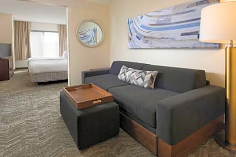 Suite with Two Double Beds and Adapted Tub - Mobility and Hearing Accessible