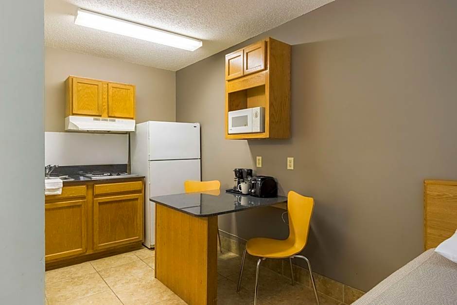 Studio 6-Statesboro, GA