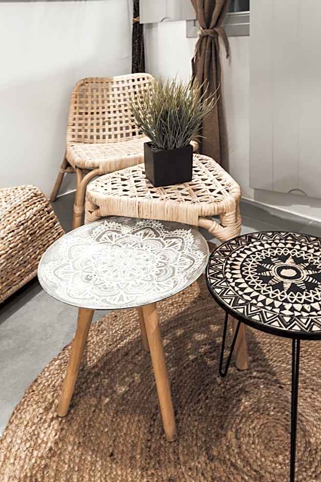 Bianco Diverso Suites