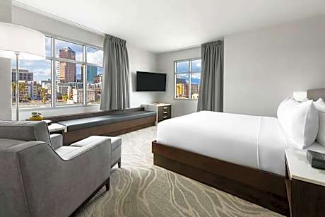 Deluxe King Room