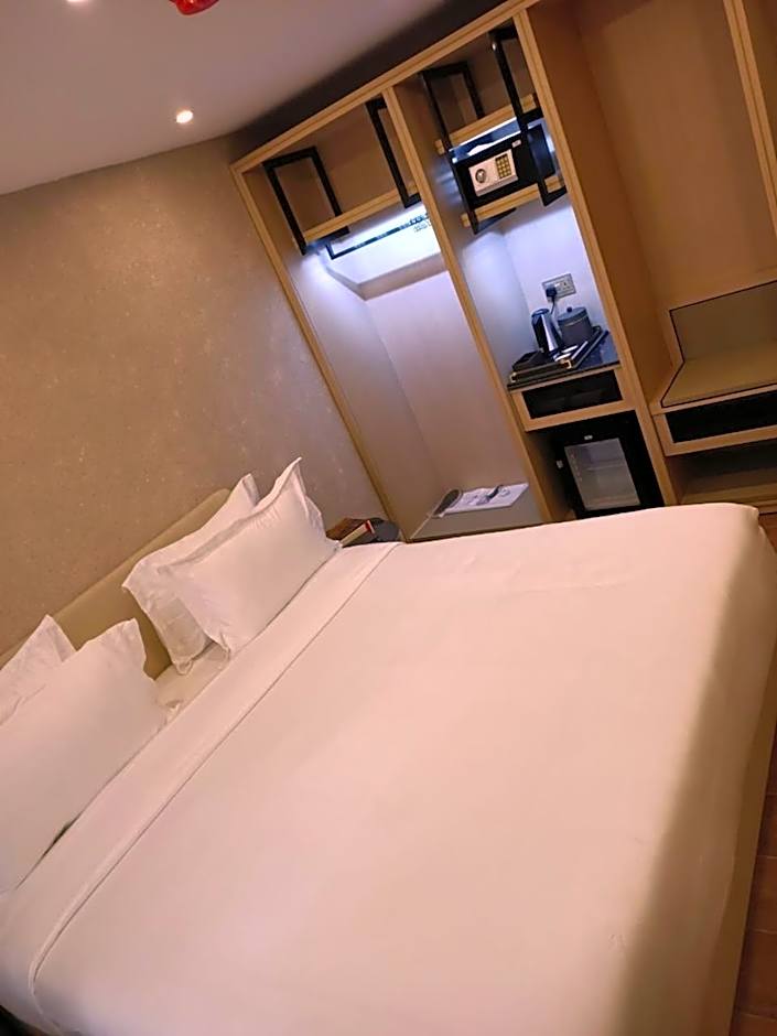 La Maison Royale South C