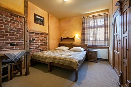 Twin Room with Private Bathroom