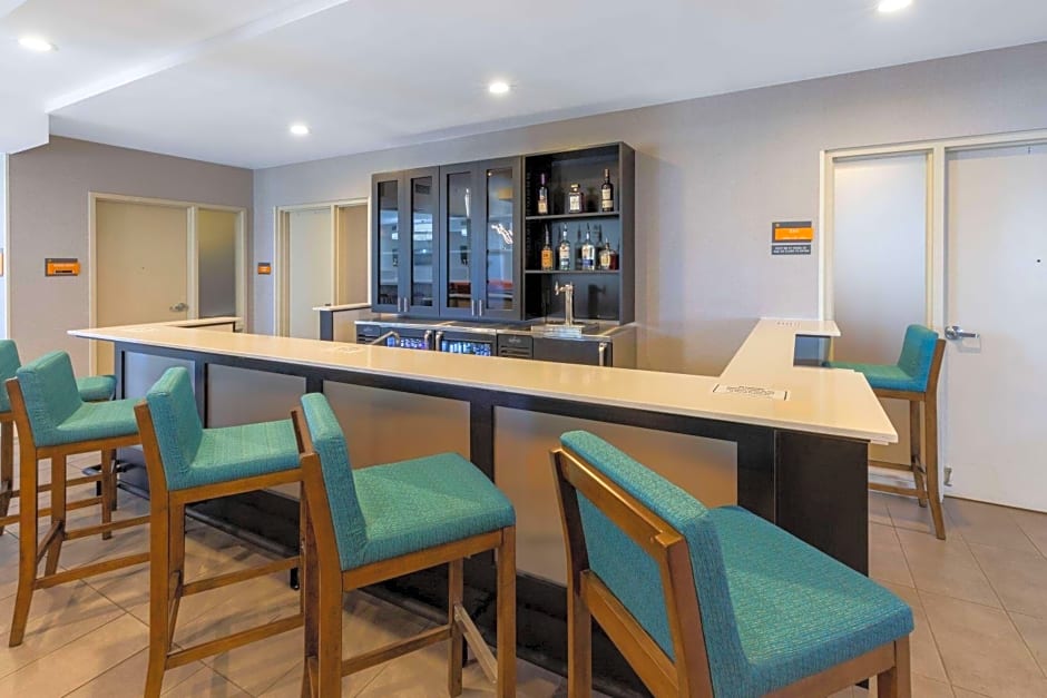 La Quinta Inn & Suites by Wyndham Tulsa Downtown - Route 66