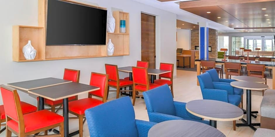Holiday Inn Express Alliance By IHG