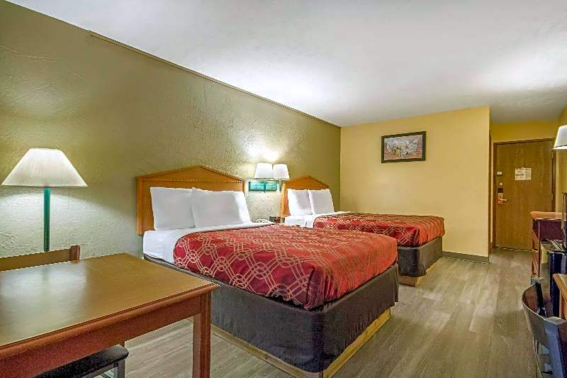 Econo Lodge Lansing - Leavenworth