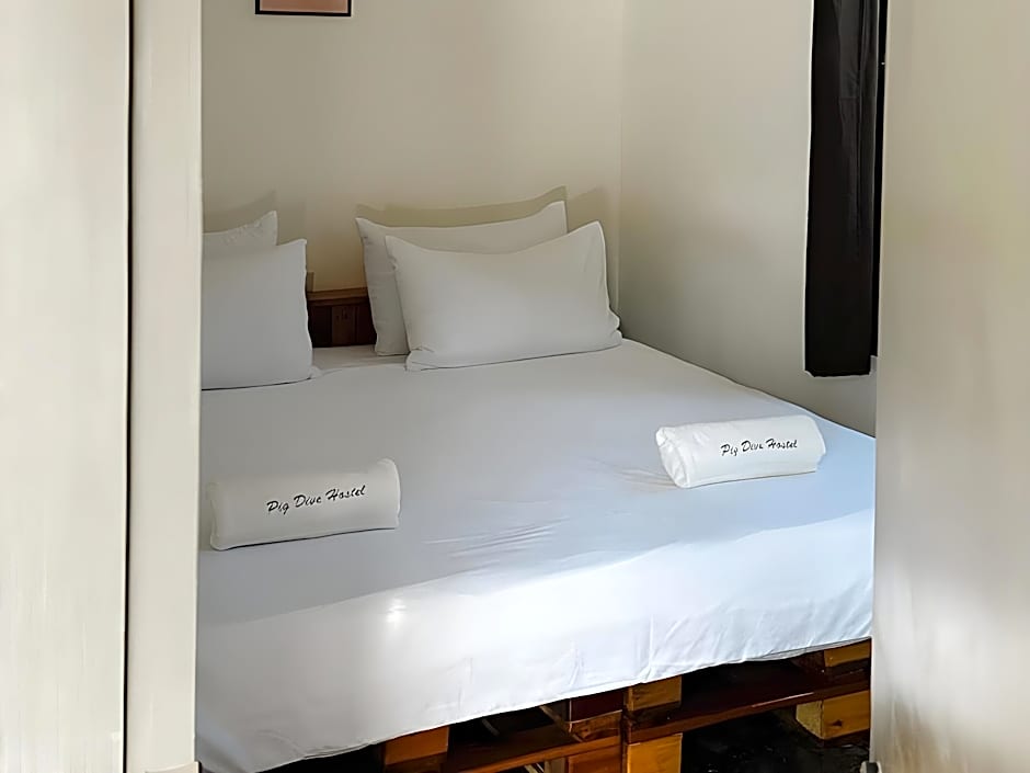 PIG DIVE HOSTEL MOALBOAL