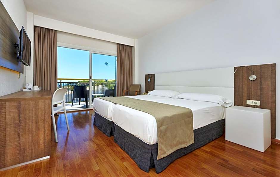 Globales Cala Viñas Adults Only 16+