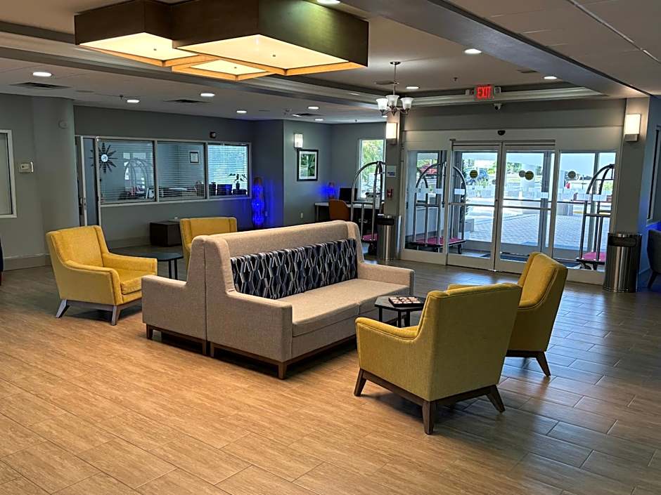 Holiday Inn Express & Suites Cocoa by IHG
