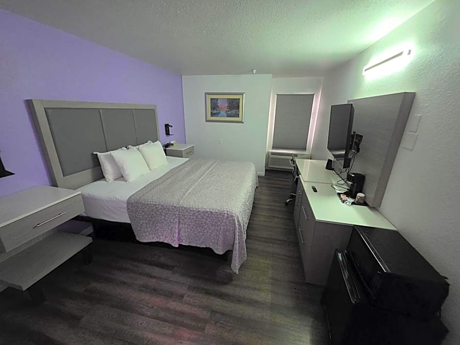 The Aqua Pacific Hotel