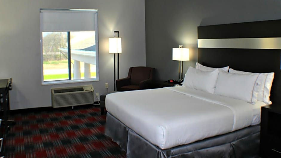 Holiday Inn Express & Suites BONHAM