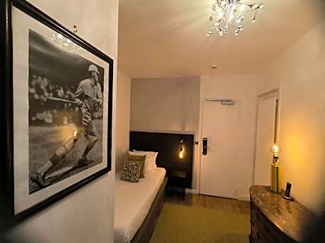 Classic Single Room