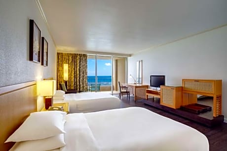 2 Twins Oceanfront Deluxe