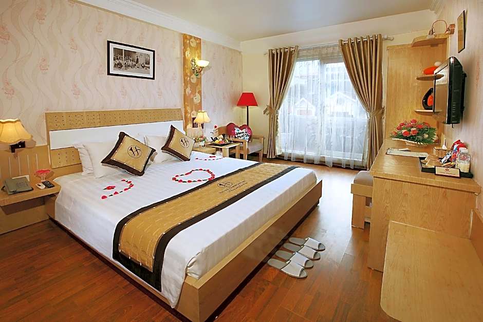 Hanoi House Hotel & Travel