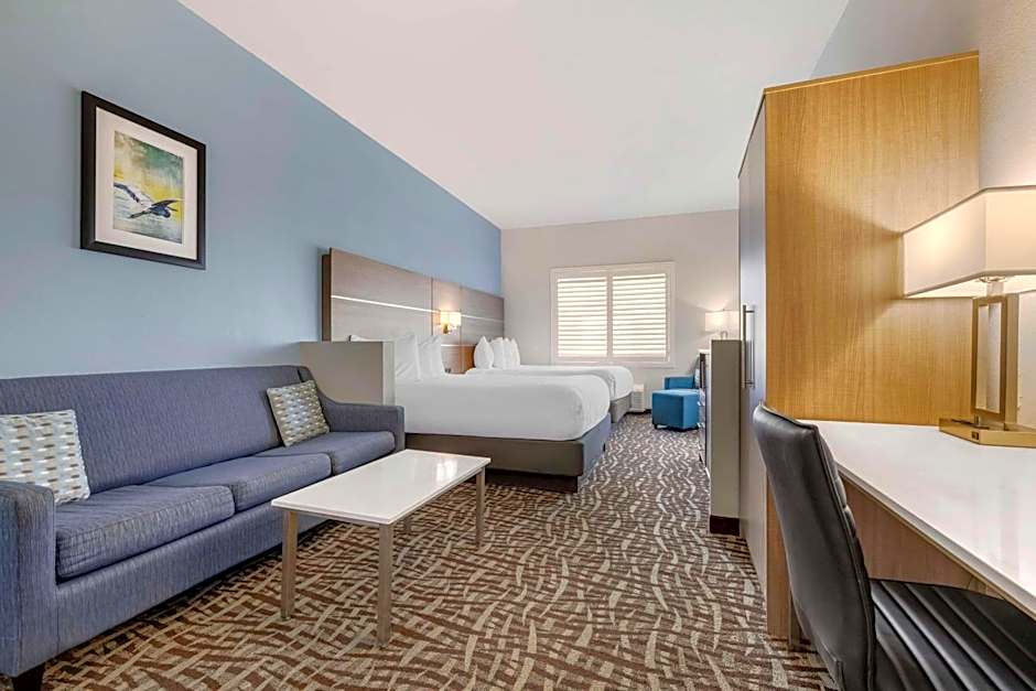 Best Western Plus Lake Elsinore Inn & Suites