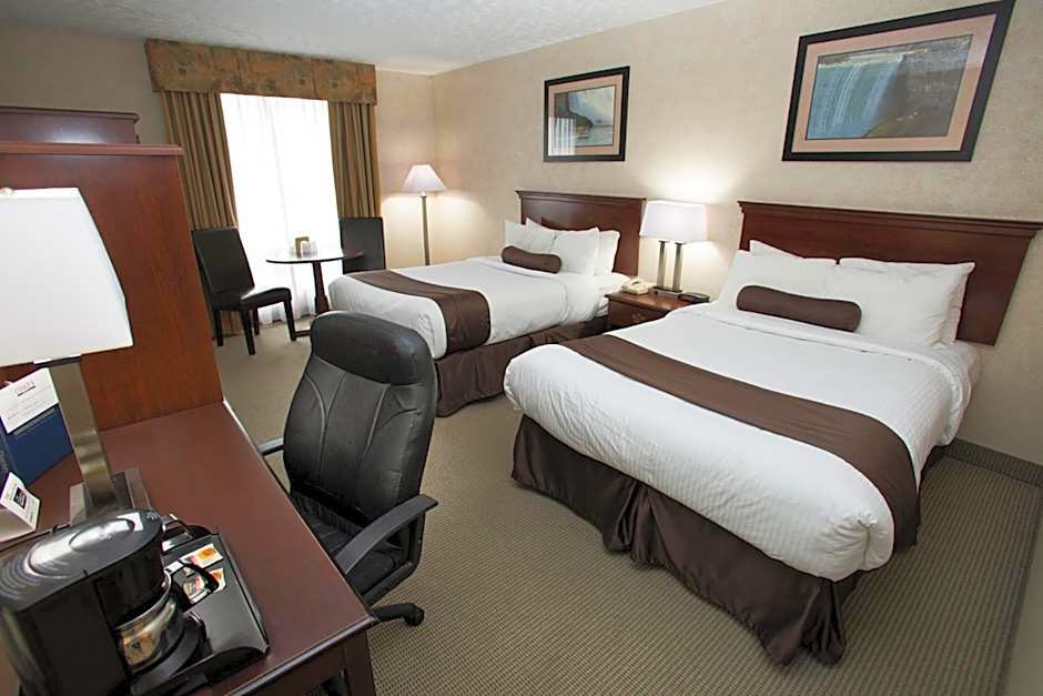 Oakes Hotel Overlooking The Falls