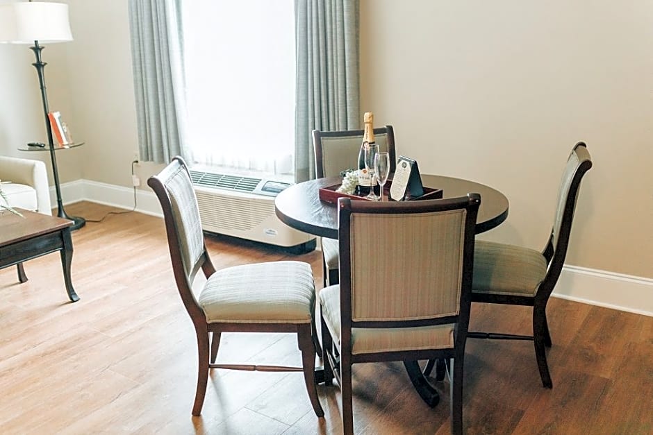 Chateau Saint Denis Hotel, a Trademark Collection by Wyndham
