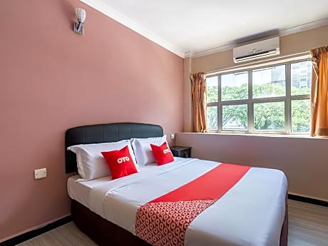 OYO 89844 Green Villa Hotel