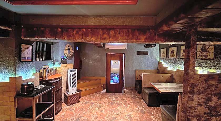 Hotel Alka Residency