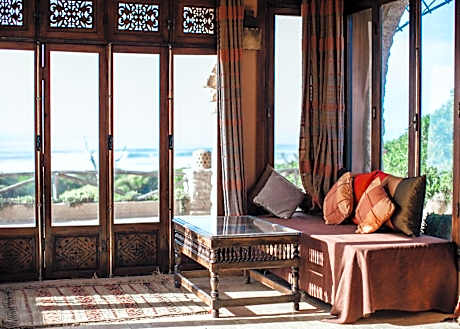 One-Bedroom Suite with Sea View (L'Atlantique)