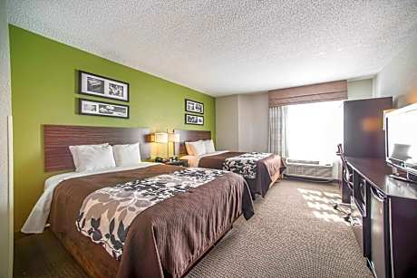 2 Queen Beds, Smoking