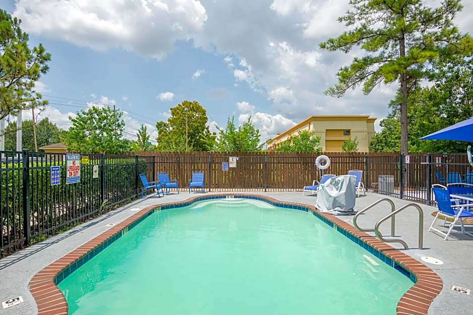 Trident Inn and Suites