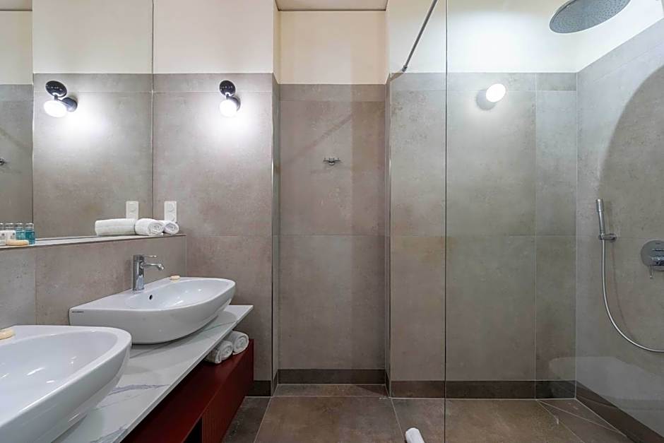 The Garden Suites by Suite030